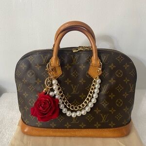 Auth Louis Vuitton Alma Handbag